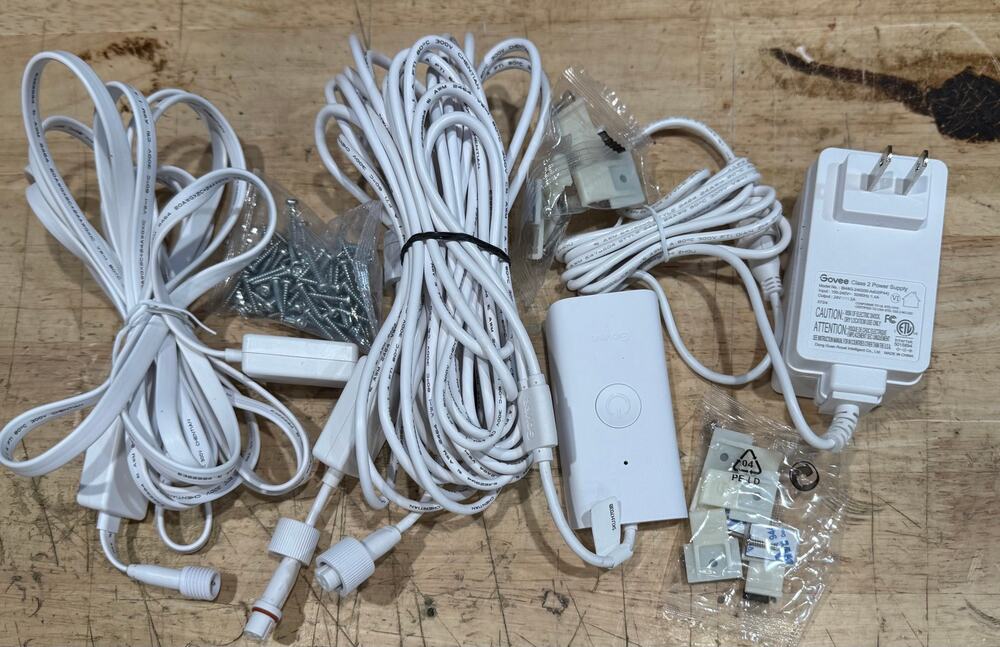 GOVEE CONTROLLER,POWER SUPPLY AND WIRING (SEE PICS)